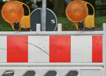 Bahnübergang Kathlow Mühle voll gesperrt. Ersatzverkehr mit Taxen