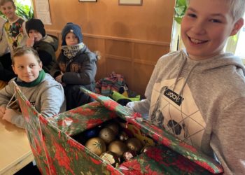 Spremberg: Kollerbergschüler basteln für das Weihnachtsmobil