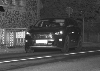 Auto in Bad Liebenwerda gestohlen. Polizei fahndet mit Blitzerfotos