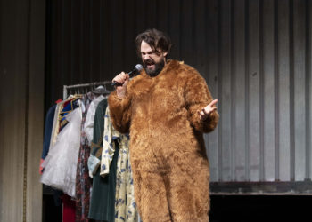 Staatstheater Cottbus: Stand-Up „münchenhausen remix“ feiert Premiere