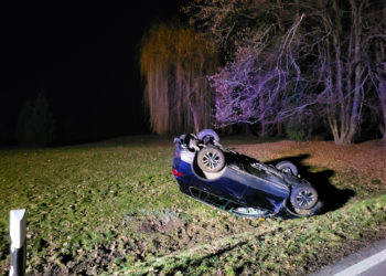 Auto bei Eichow überschlagen. Schwerer Unfall fordert einen Verletzten