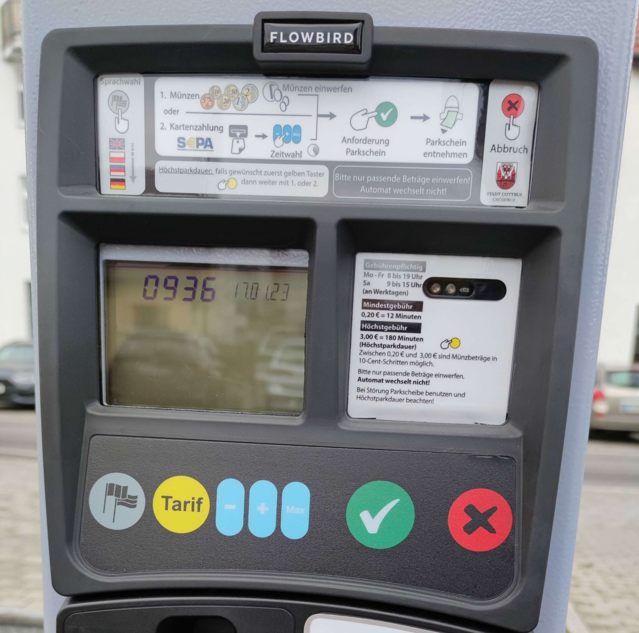 Lenker können Parkuhren nun bargeldlos füttern - 20 Minuten