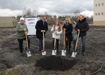 Spatenstich für Erweiterungsbau der Regenbogen-Grundschule Senftenberg