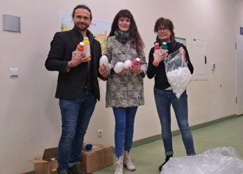 Cottbuser Hort gestaltet Ostereier für Ausschmückung der Innenstadt