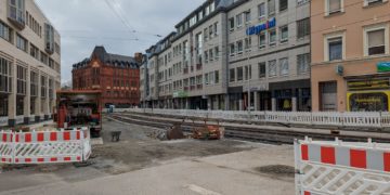 Die Baustelle in der Cottbuser Straße der Jugend pausiert