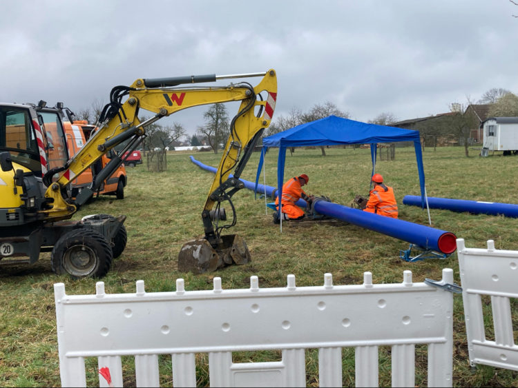 In Straupitz, Am Lieberose/Oberspreewald, wurde eine neue Trinkwasserleitung verlegt. Für deren
Inbetriebnahme muss Dienstagnacht das Trinkwasser in Straupitz, Byhlen und Butzen abgestellt werden
(Foto: LWG).