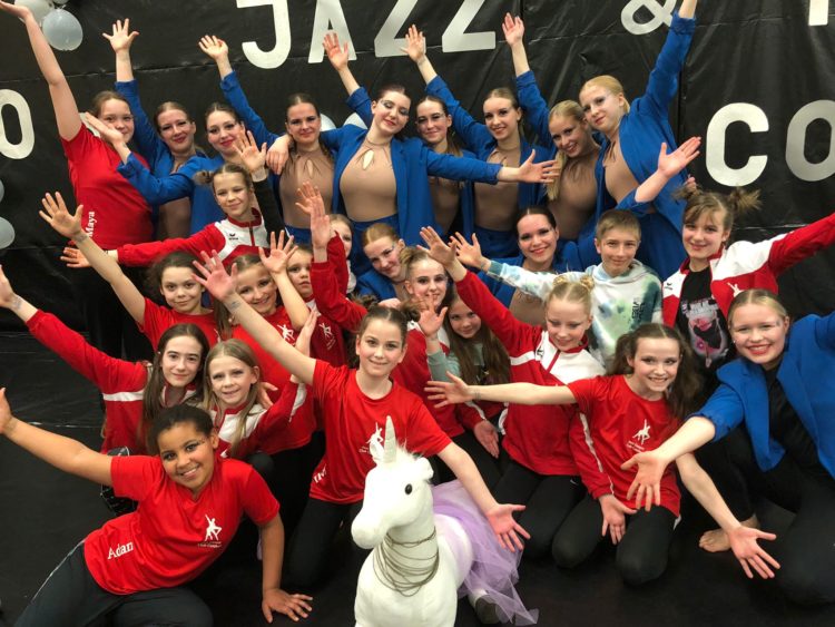 Jazzy Flames und Steps nach ihrem Auftritt in Wolfenbüttel