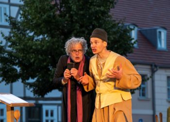 „theater 89“ im Mai erstmals auf Gubener Kirchplatz zu Gast