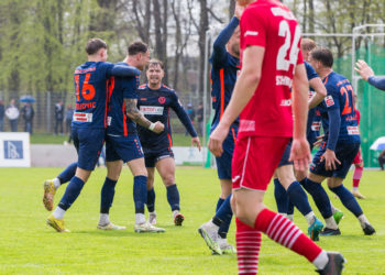FCE siegt, Erfurt stolpert: Energie Cottbus feiert Tabellenführung!