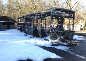 Brand eines Hybridbusses von Cottbusverkehr; Blaulichtreport Lausitz