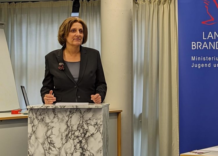 Brandenburgs Bildungsministerin Britta Ernst tritt zurück