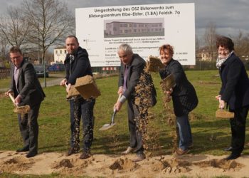 Spatenstich mit Strukturmitteln am Oberstufenzentrum Elsterwerda