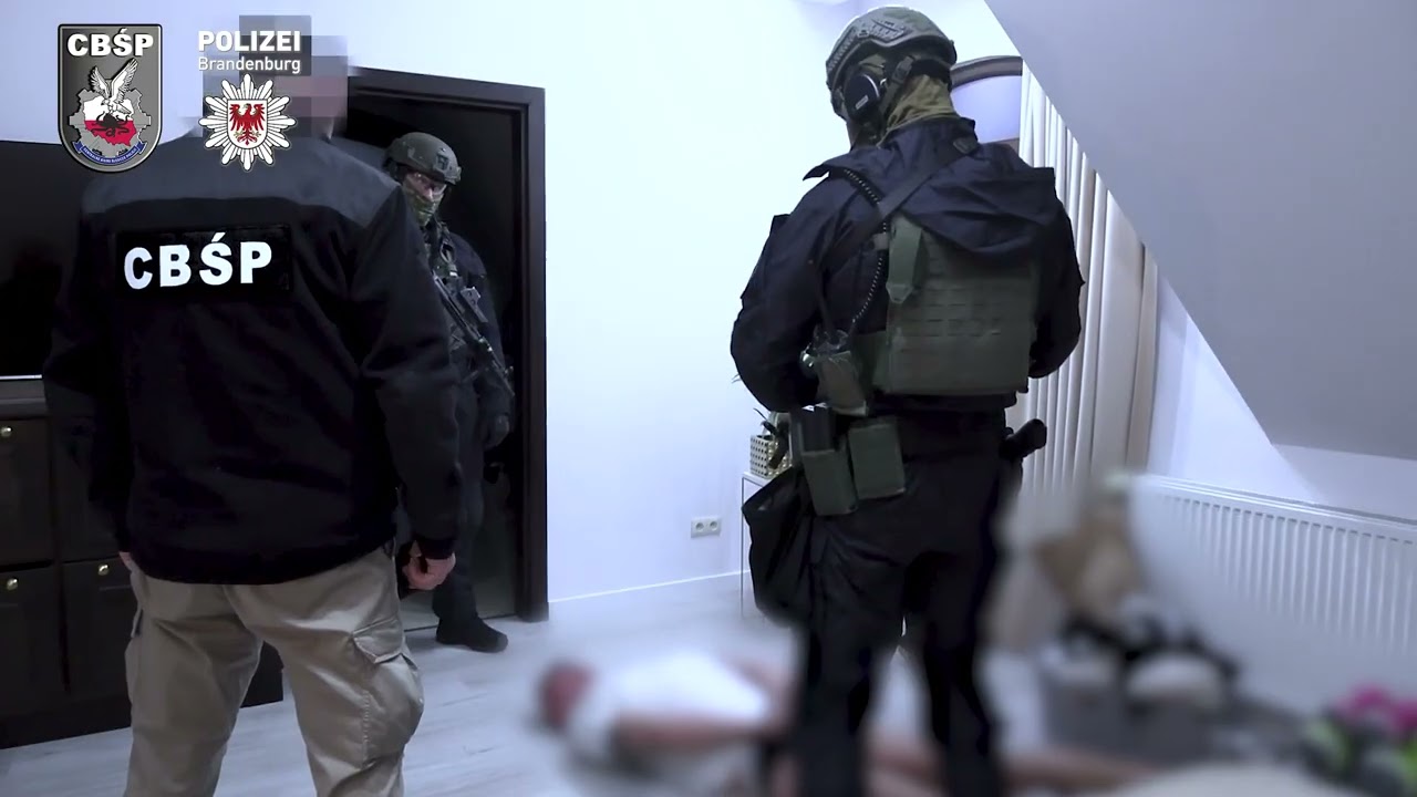 Atak na łamacze plandek: dziesięciu podejrzanych aresztowanych w Polsce