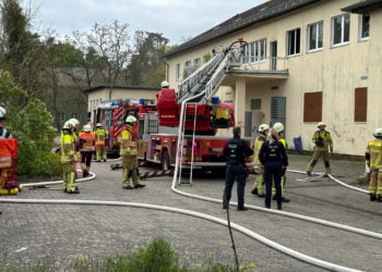 Brand am Flugplatz Cottbus; Blaulichtreport Lausitz