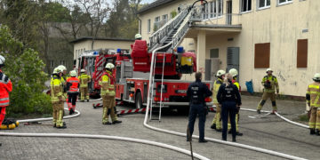 Brand am Flugplatz Cottbus; Blaulichtreport Lausitz