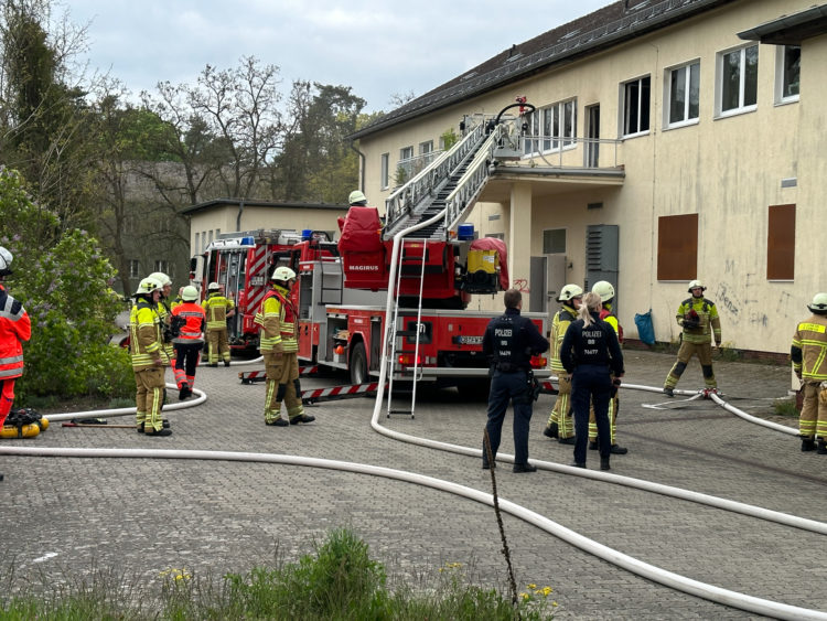 Brand am Flugplatz Cottbus; Blaulichtreport Lausitz