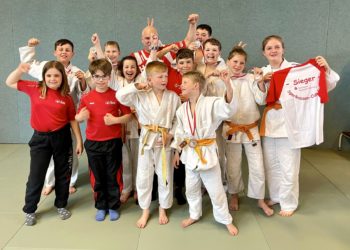 Die erfolgreiche U13 vom Leistungsstützpunkt Spremberg beim Sparkassen Cup in Strausberg (Bild: KSC ASAHI)