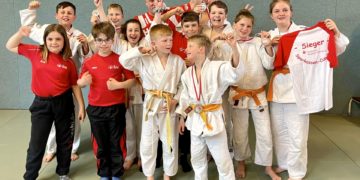 Die erfolgreiche U13 vom Leistungsstützpunkt Spremberg beim Sparkassen Cup in Strausberg (Bild: KSC ASAHI)