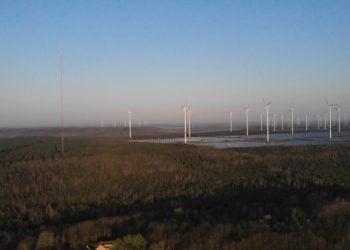 Höchster Windmessmast der Welt nimmt Betrieb in Klettwitz auf