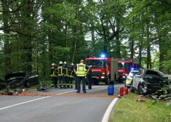 Vollsperrung nach schwerem Unfall auf Landstraße bei Friedrichshain