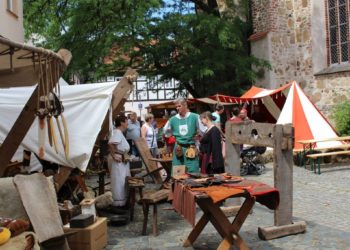 Jubiläums-Stadtfest in Senftenberg: Peter und Paul Markt feiert 30.!