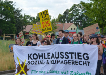 Klima-Demo am Tagebau Welzow