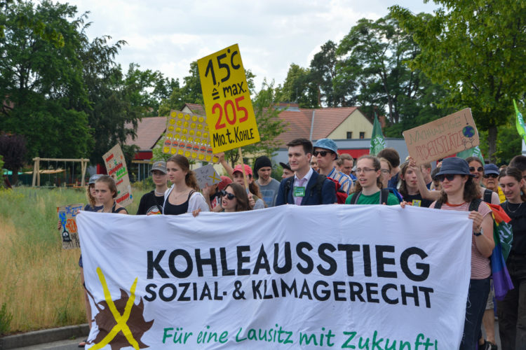 Klima-Demo am Tagebau Welzow