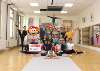 „30 mal Gutes tun“: Varieté Fantastique Cottbus freut sich über 1.000€