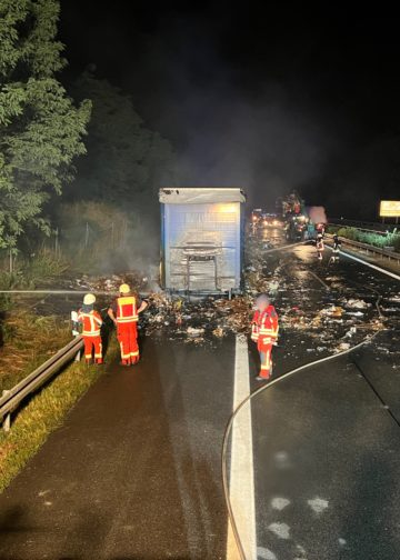 LKW Brand auf der A13 zwischen Großräschen und Bronkow, Foto: FFW Großräschen Nord