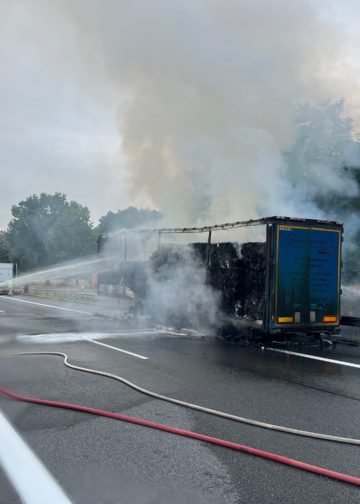 LKW Brand auf der A13 zwischen Großräschen und Bronkow, Foto: FFW Großräschen Nord