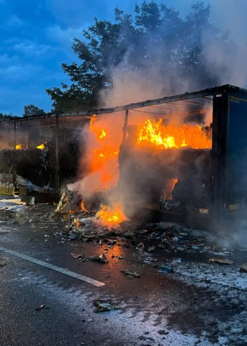 LKW Brand auf der A13 zwischen Großräschen und Bronkow, Foto: FFW Großräschen Nord