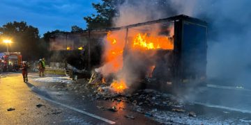 LKW Brand auf der A13 zwischen Großräschen und Bronkow, Foto: FFW Großräschen Nord