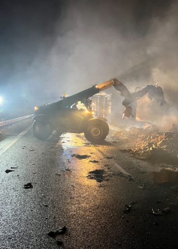 LKW Brand auf der A13 zwischen Großräschen und Bronkow, Foto: FFW Großräschen Nord