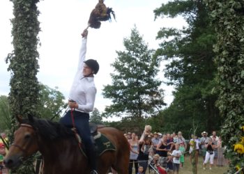 Burger Jugend feiert 130. Hahnrupfen