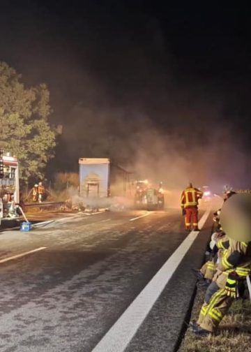 LKW Brand auf der A13 zwischen Großräschen und Bronkow, Foto: FFW Bronkow