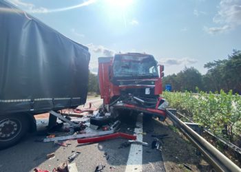 LKW Unfall mit drei LKW zwischen Staakow und Baruth auf der A13