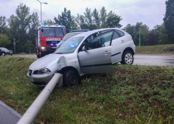 Unfall am Cottbuser Turbokreisel; Foto: Blaulichtreport Lausitz