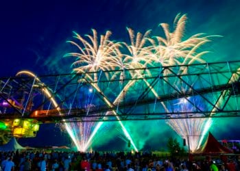 Feuer, Licht, Laser! Pyro Games 2023 erleuchten Besucherbergwerk F60