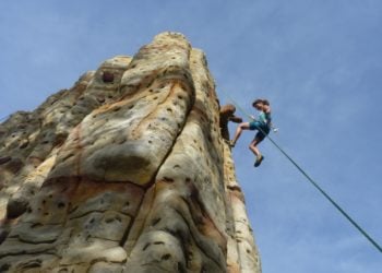 Kletterfels eingeweiht: Neue Attraktion lockt Höhenfans nach Sedlitz