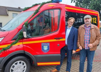 Feuerwehr Hosena stärkt Einsatzbereitschaft mit neuem Transportwagen