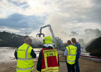 Lübben: Feuer auf Mülldeponie Ratsvorwerk fordert Einsatzkräfte
