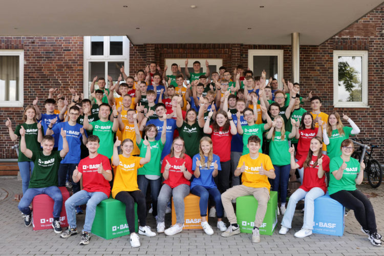 66 Mädchen und Jungen verstärken seit 1. September 2023 das BASF-Team am Lausitzer Produktionsstandort Schwarzheide. (Bild: BASF)
