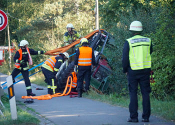 Traktor musste geborgen werden: B97 bei Groß Oßnig voll gesperrt