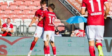 Cottbus, Deutschland 17. September 2023:
Regionalliga Nordost - 2023/2024 - FC Energie Cottbus vs. FSV Zwickau  Im Bild: li. Tim Heike (Energie Cottbus) jubelt nach seinem Tor zum 1:1 mit Maximilian Oesterhelweg (Energie Cottbus)