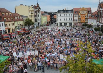 Streit um Krankenhäuser in Elbe-Elster: Landrat weist Vorwürfe zurück