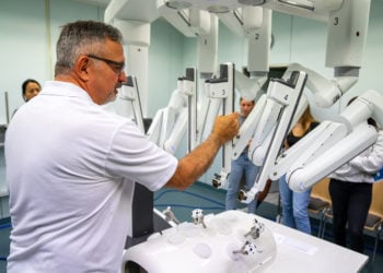 Erste erfolgreiche OPs mit DaVinci Roboter am CTK Cottbus