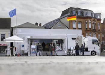 Info-Truck des Deutschen Bundestages zu Gast auf Spremberger Marktplatz