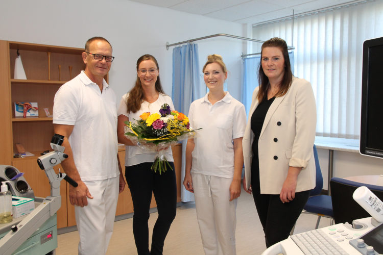v.l.n.r.: Bernd Henning, Ärztlicher Leiter MVZ, Juliane Kirfe, Geschäftsführerin, Henriette Riedel, Fachärztin und Anne Pradel, Praxismanagerin. Foto: LSK/Gernot Schweitzer