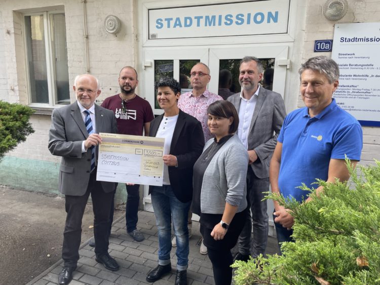 Rotary Cottbus übergibt 3.500 Euro an die Stadtmission