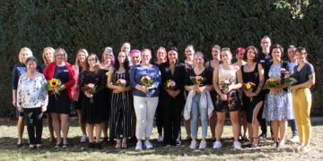 Die diesjährigen Absolventen in der DRK-Pflegeschule, die in einer besonderen Zeit im Jahr 2020 als erster Jahrgang die generalistische Ausbildung begannen (Foto: DRK-KV Lausitz/Linda Sebischka-Klaus).